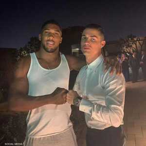 جوشوا قال إن رونالدو واجه المصاعب بقوة