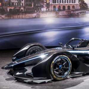 مرسيدس تدخل سباقات فورمولا الكهربائية بقوة