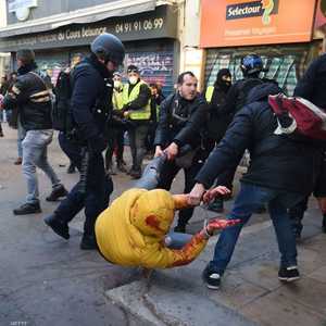 أصابت قوات الأمن أكثر من 2000 من أصحاب السترات الصفراء