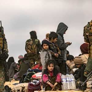 القوات الكردية تستعد للإعلان عن انتهاء المعارك في الباغوز.