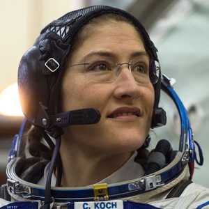 رائدة الفضاء الأميركية كريستينا كوخ سوف تسير في الفضاء
