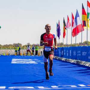 ميخا هامبليتون متجاوزا خط النهاية