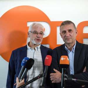 يورغ براسي (يمين) وتوماس سيبرت غادرا إسطنبول