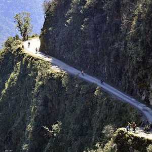 طريق الموت في بوليفيا تشهد حوادث سير مميتة كل سنة