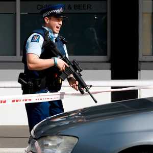 المهاجم كان يعتزم على ما يبدو استهداف أماكن أخرى.