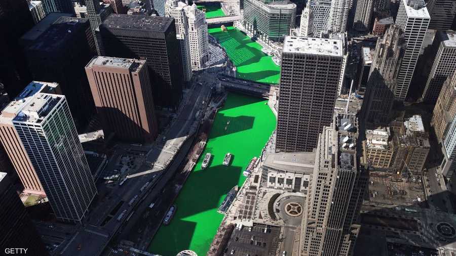 شيكاغو صبغت نهرها بلون العيد