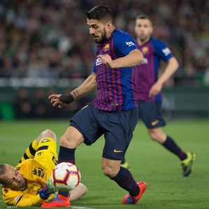 لويس سواريز أمام بيتيس