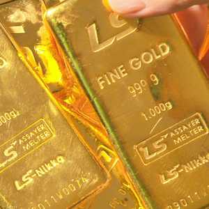 أسعار الذهب ترتبط بالدولار الأميركي