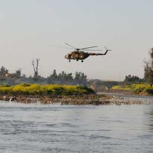 طائرة سمتية خلال عمليات البحث عن الضحايا