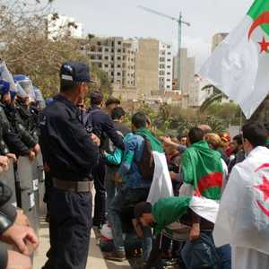 الاحتجاجات مستمرة للجمعة الخامسة