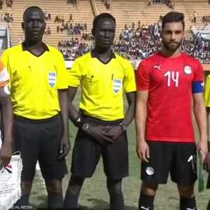 عمرو السولية كابتن منتخب مصر في مباراة النيجر