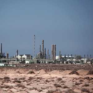 نزول العقود الآجلة لخام غرب تكساس 65 سنتا