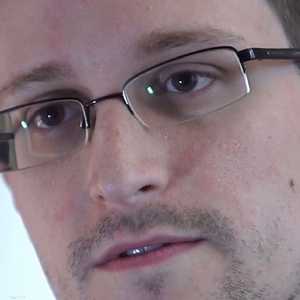 عميل الاستخبارات السابق إدوارد سنودن