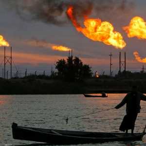 توقف تصدير النفط من جنوب العراق لسوء الأحوال الجوية
