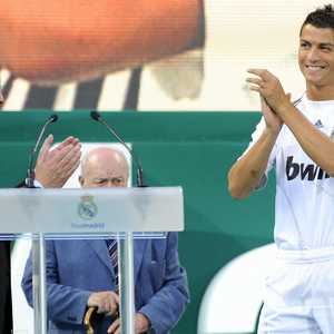 بيريز ضم رونالدو في صفقة قياسية عام 2009