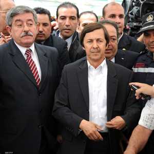 سعيد بوتفليقة إلى جانب رئيس الوزراء السابق أحمد أويحيى