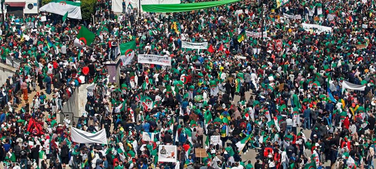 أكثر من مليون احتشدوا في العاصمة الجزائر