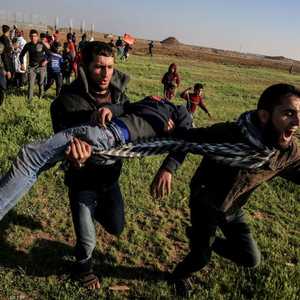 قالت مصادر طبية إن فلسطينيا أصيب بجروح خطيرة شرقي غزة- أرشيف