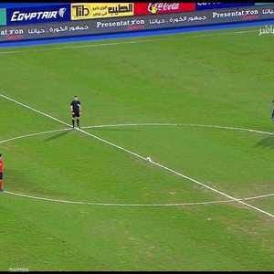 وقف لاعبو الفريقين دقيقة حداد قبيل المباراة