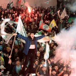 حزب الشعوب يحتفي بالفوز في دياربكر