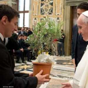 البابا فرنيسي وميسي (أرشيف)