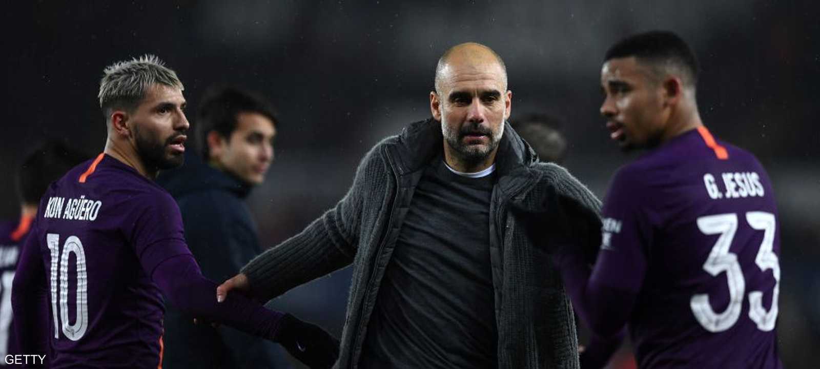 غوارديولا مع لاعبيه بلقطة أرشيفية