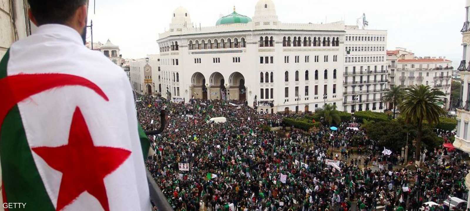 الترخيص جاء في خضم حراك شعبي تشهد الجزائر