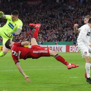 قدم البديل ليفاندوفسكي أداء لافتا في المباراة