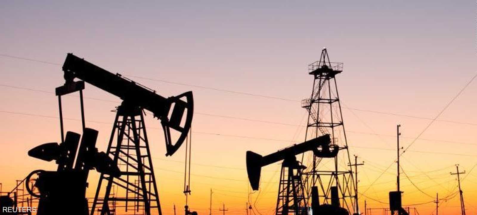 مخزونات النفط الأمريكية أظهرت ارتفاعاً مفاجئاً