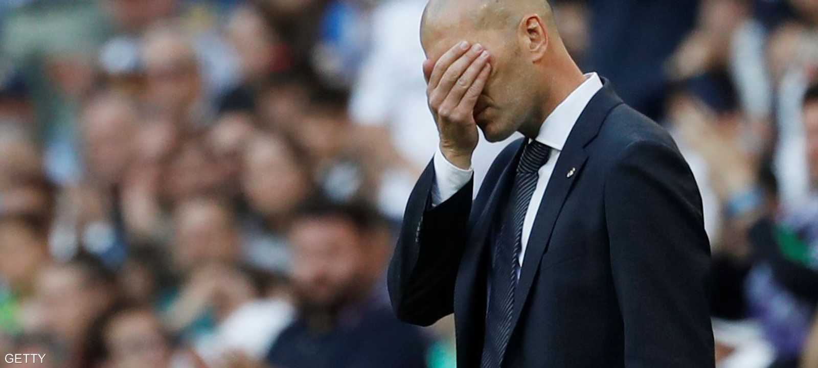 زيدان أمام مهمة صعبة لإعادة الريال إلى سابق عهده