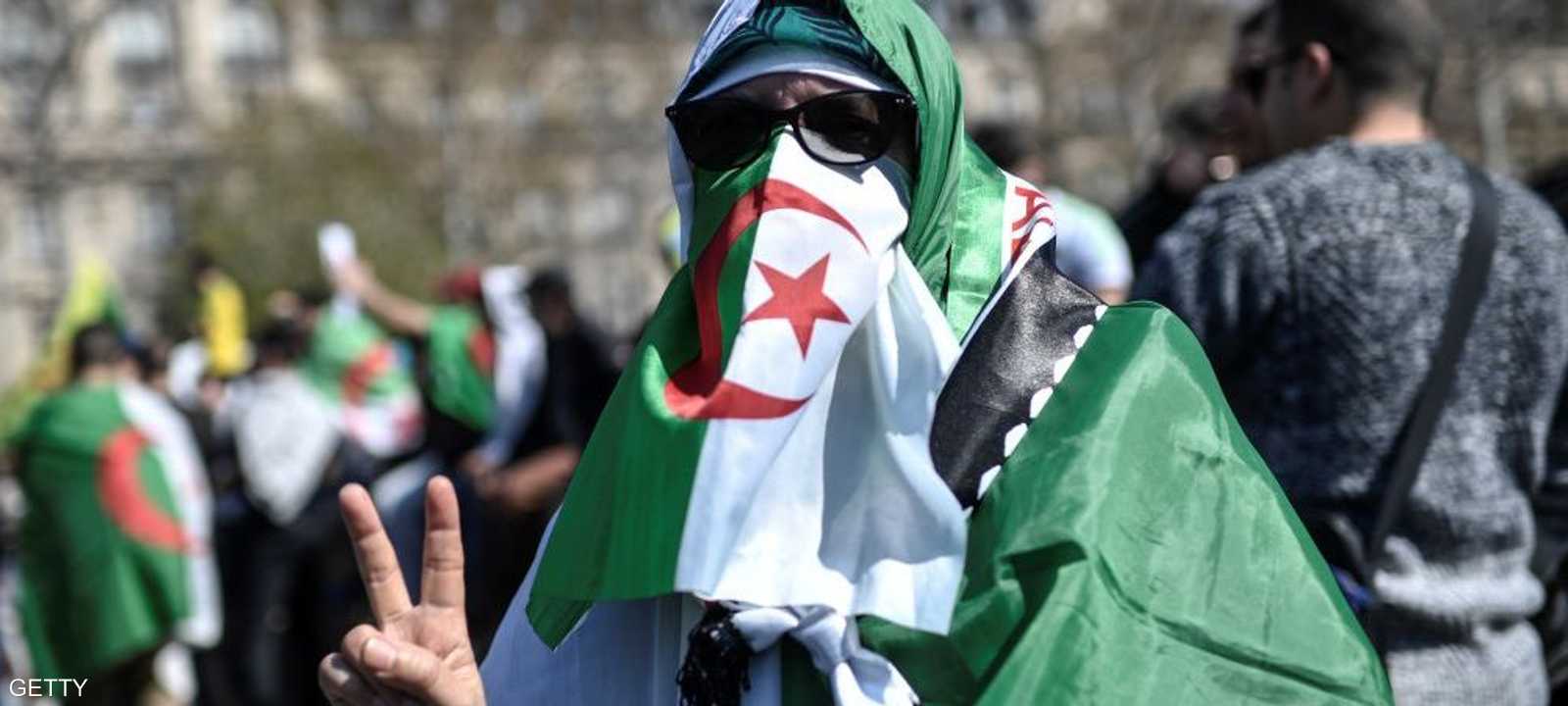 المظاهرات الحاشدة دفعت الرئيس بوتفليقة للاستقالة