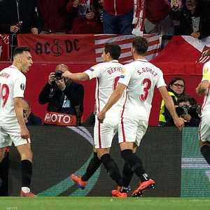 لاعبو إشبيلية - أرشيفية