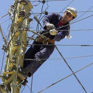 لبنان يعاني أزمة كهرباء منذ ثلاثة عقود
