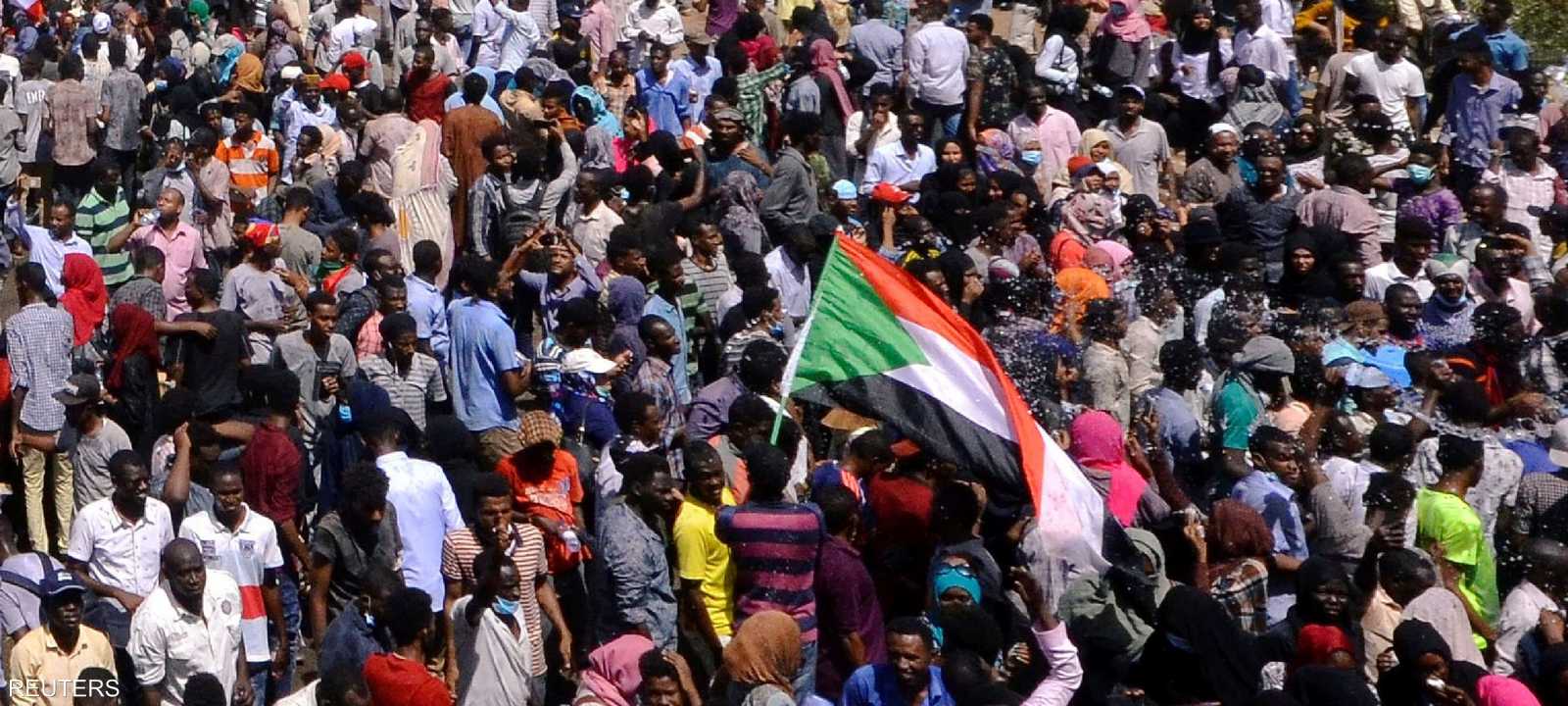 جانب من الاحتجاجات أمام وزارة الدفاع السودانية