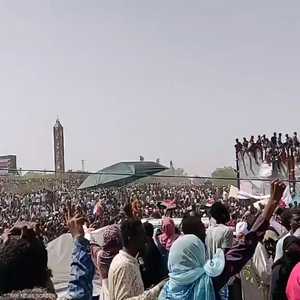 السودان.. حشد جماهيري ضخم رفضا لبيان الجيش