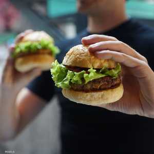 ترفع اللحوم المصنعة من مخاطر الإصابة بالسكري