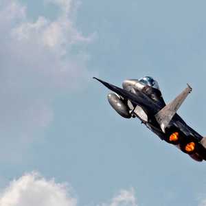 الغارة أدت إلى تدمير مبان في مدينة مصياف.