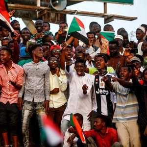 أطاحت الاحتجاجات الشعبية بالرئيس السوداني عمر البشير