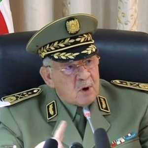 قائد الجيش الجزائري يحث المحتجين على تفادي العنف