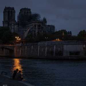 الكاتدرائية بعد إخماد الحريق فيها