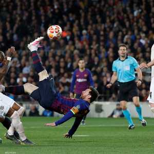 ميسي قدم أداء رائعا أمام مانشستر يونايتد