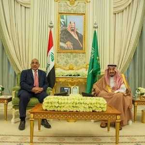 الملك سلمان مستقبلا عادل عبد المهدي في الرياض