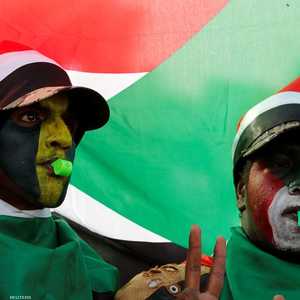 الاحتجاجات مستمرة أمام مقر قيادة الجيش في الخرطوم.