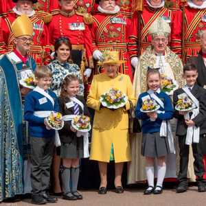 الملكة في صورة عائلية أثناء الاحتفال