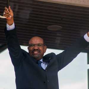 يتواجد البشير حاليا في سجن كوبر