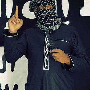 إلهام يونس إبراهيم الابن الأصغر لتاجر التوابل.