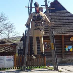 شامير وصف البولنديين بأنهم يرضعون معاداة السامية مع حليب أم