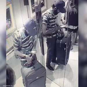 محمد دخل الفندق وغادره إلى دار للضيافة.