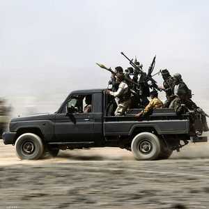 عناصر من ميليشيات الحوثي الموالية لإيران