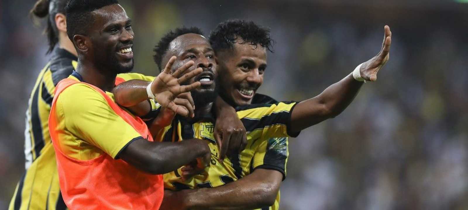 لاعبو الاتحاد يحتفلون بإحراز الهدف الثاني في مرمى النصر